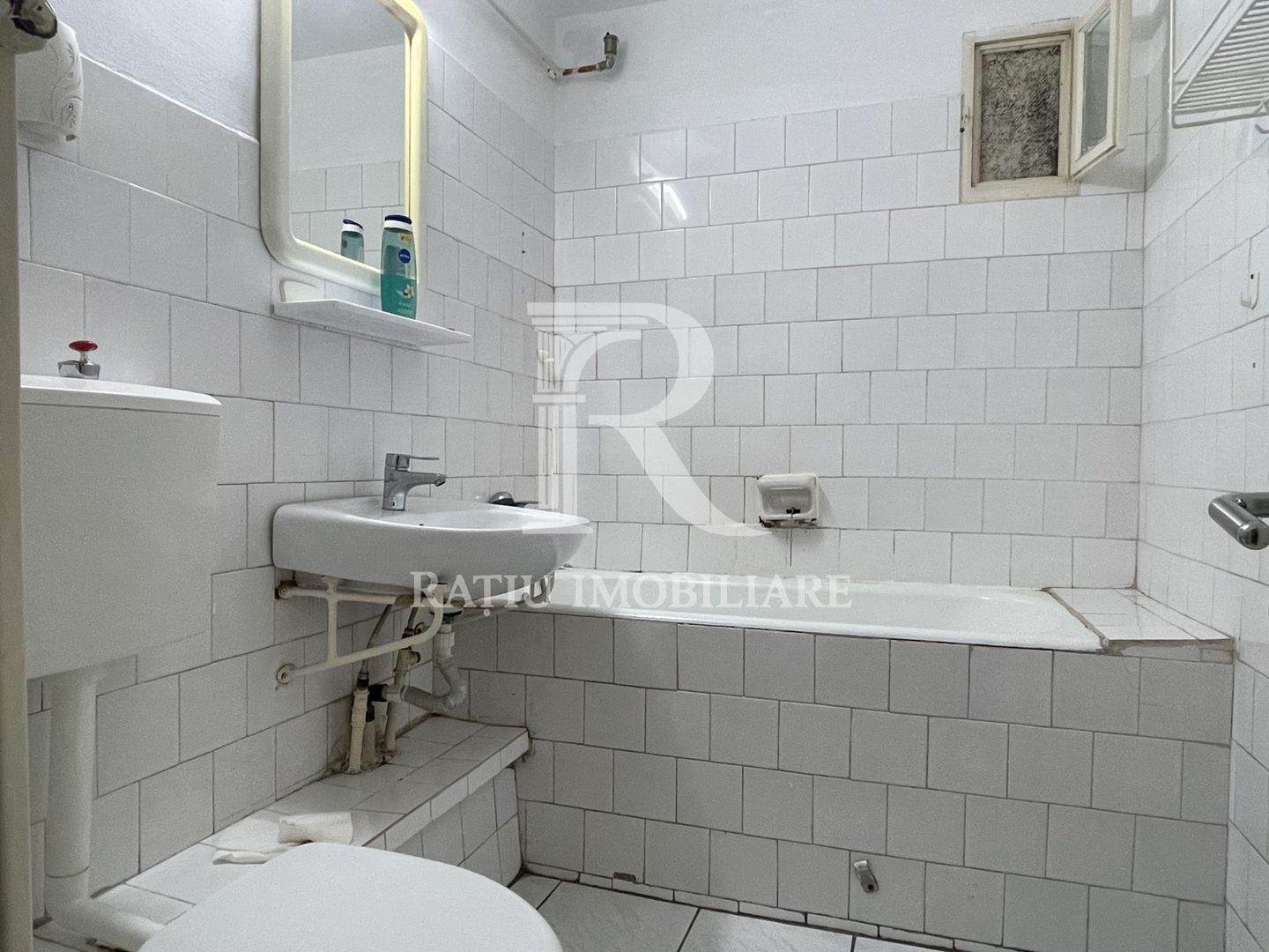 Apartament cu 3 camere | Zona Rogerius | Oradea - Poză 10