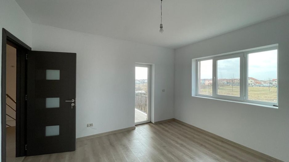 Duplex 4 camere - toate utilitatile - Mosnita Noua - Poză 10