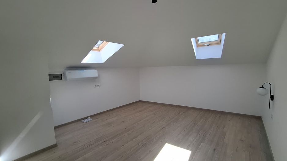 Apartament 4 Camere  in Vila , Centrala , Parcare , Totul Nou L352 - Poză 9