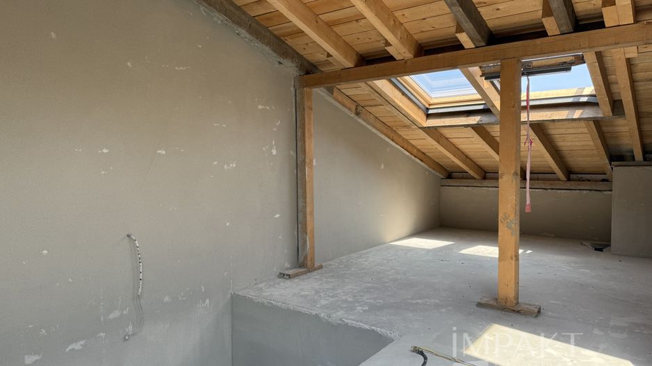 Case cuplate la liziera padurii , ideale pentru 2 familii ! - Poză 32