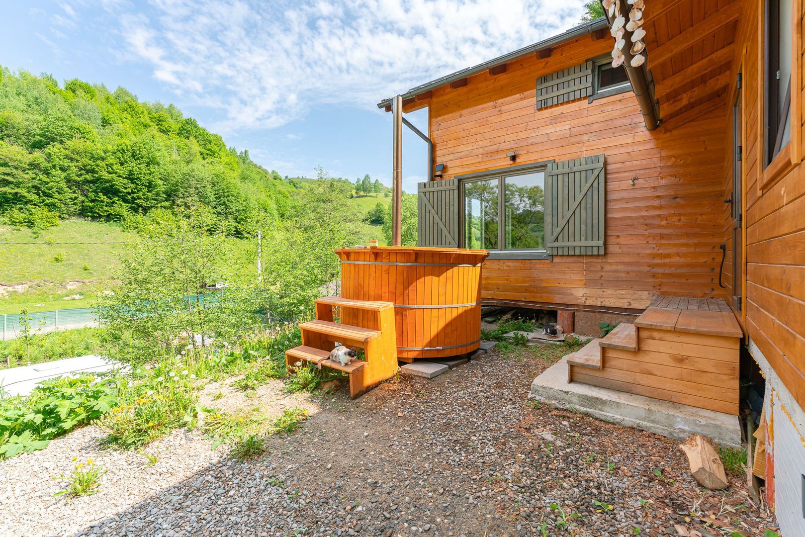 CHALET COCHET AUSTRIAC pe dealurile pitoresti ale Holbavului, la 35 km de Brasov - Poză 1