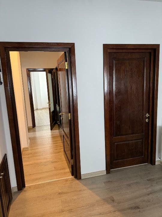 Apartament 4 camere Mitropolie, 2010, parcare inclusa - Poză 1