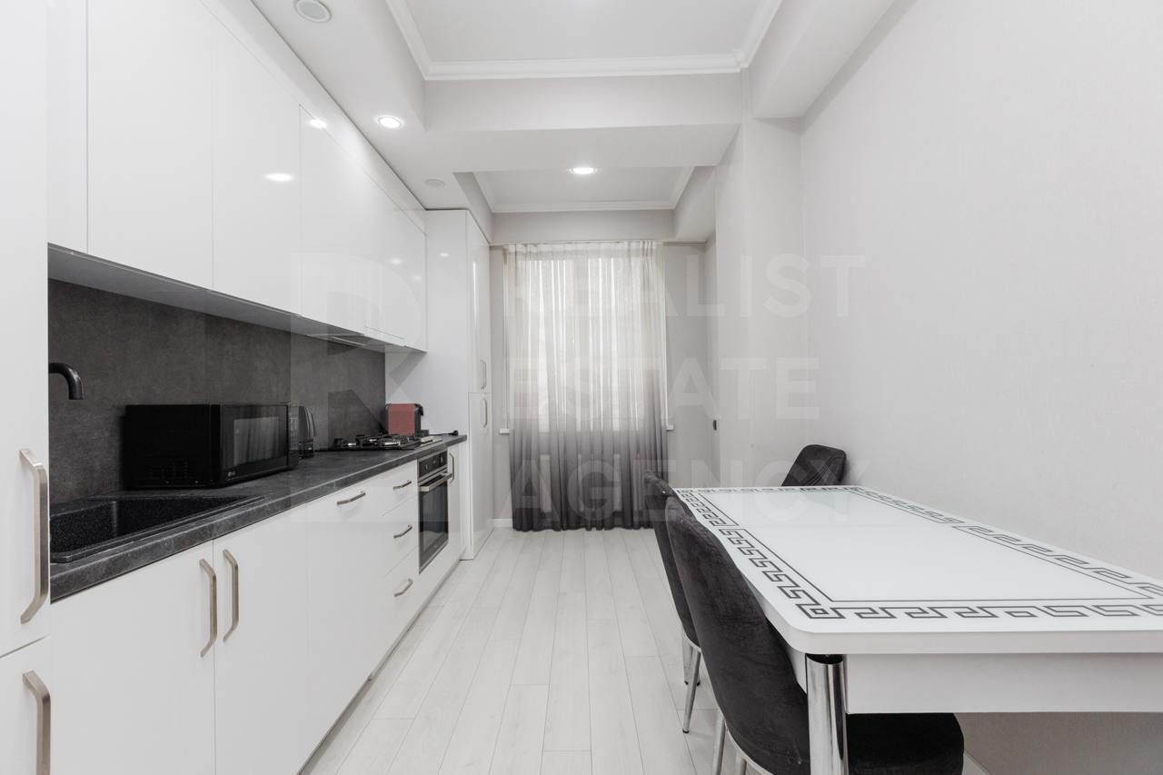 Chirie, apartament, 3 camere, strada Nicolae Starostenco, Centru - Poză 3