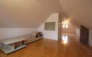 Casa individuala, zona Brytim, 4 camere + 2 bai, centrala proprie. - Poză 28