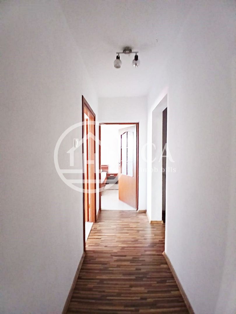 Apartament de vânzare cu 3 camere în zona Rogerius, Oradea - Poză 12
