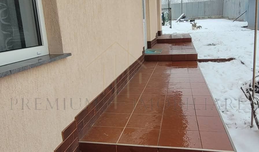 Casă P+M de vânzare la 11 km de Onesti spre Bacau - Poză 15