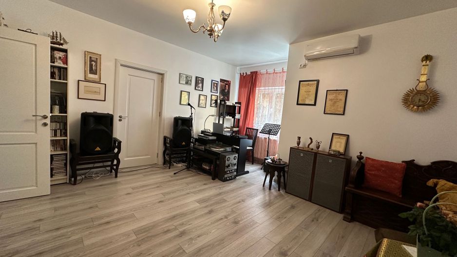 APARTAMENT COMPLET RENOVAT FOISORUL DE FOC - Poză 1