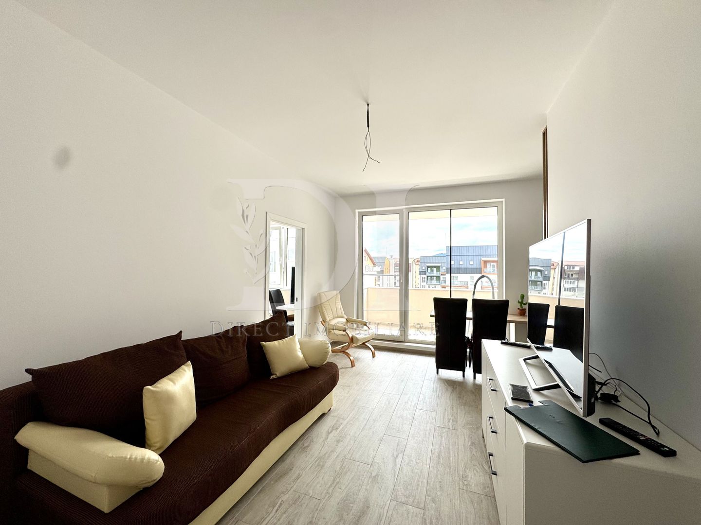 Apartament la cheie / etaj intermediar / Zona Eroilor - Poză 2