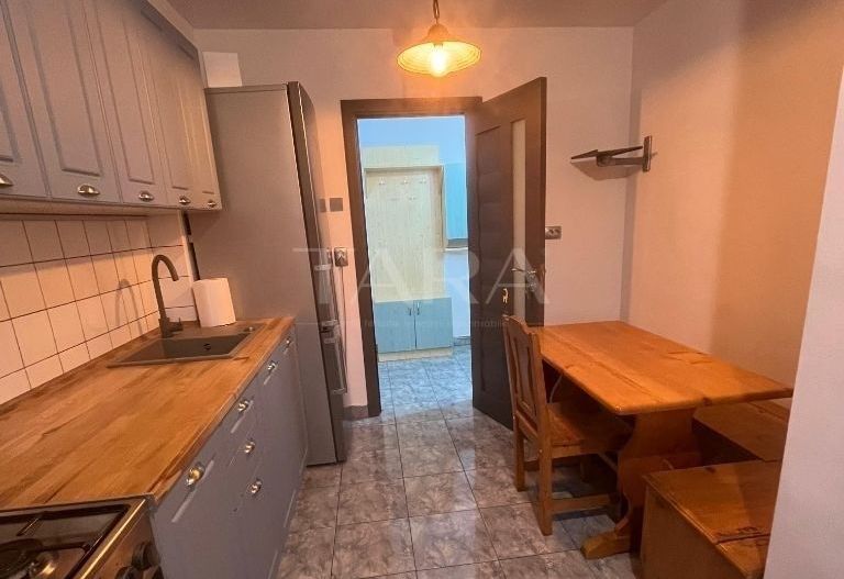 Apartament cu 3 camere, decomandate, Mărăști, zona Fabricii. - Poză 3