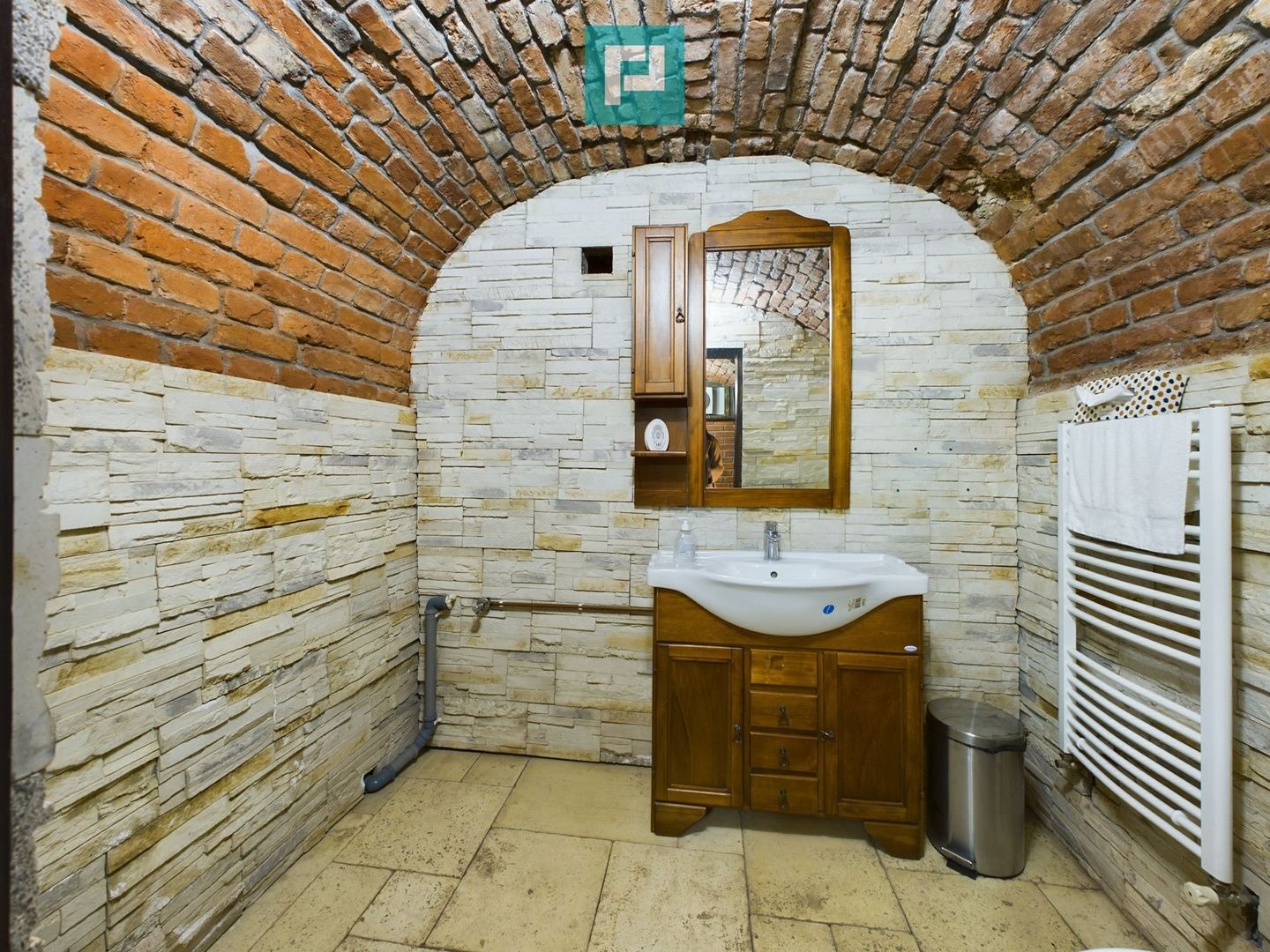 Spațiu Ultracentral Demisol de închiriat - Poză 6