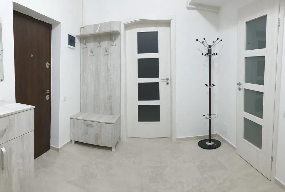 AP. 2 CAMERE- APARATORI, PARCARE, MASINA DE SPALAT VASE, METROU - Poză 7