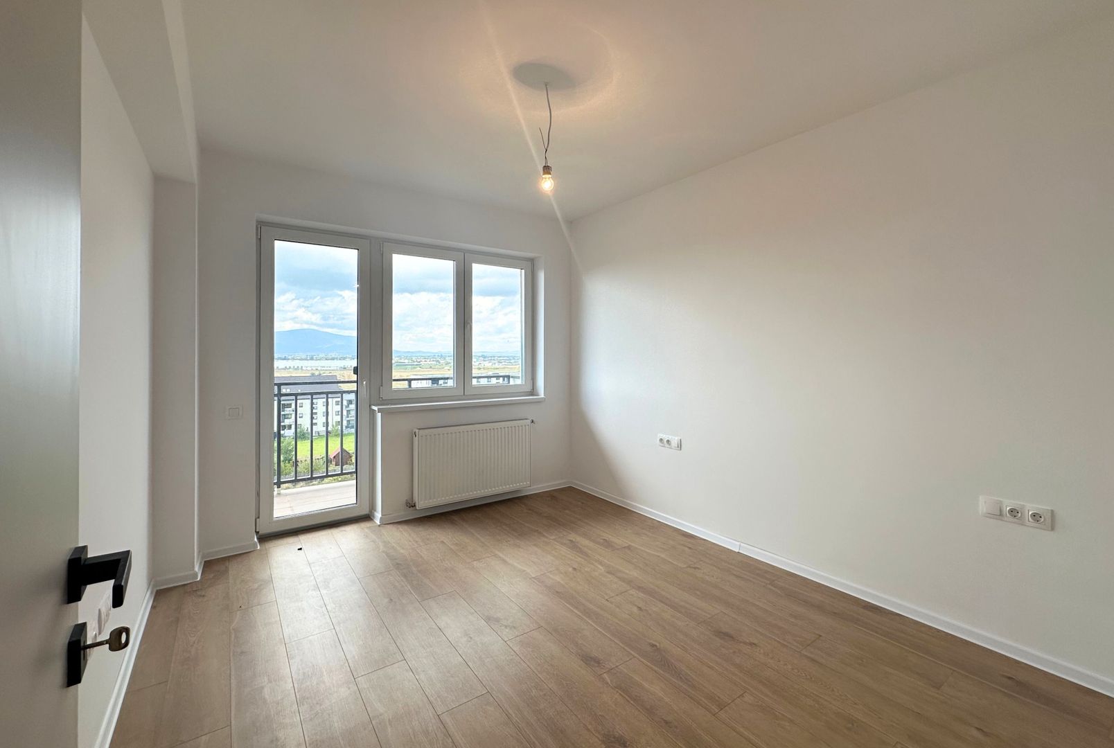 Apartament tip studio cu bucătăria mobilată zona Coresi Brasov - Poză 11