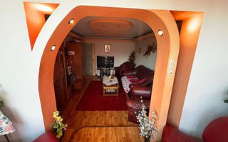 Apartament 3 camere decomandat, 67 mp, 2 băi, Balcon, beci - Poză 2