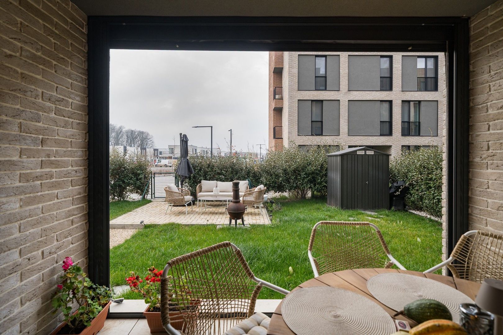 Apartament la parter cu gradina disponibil la inchiriere - Poză 15