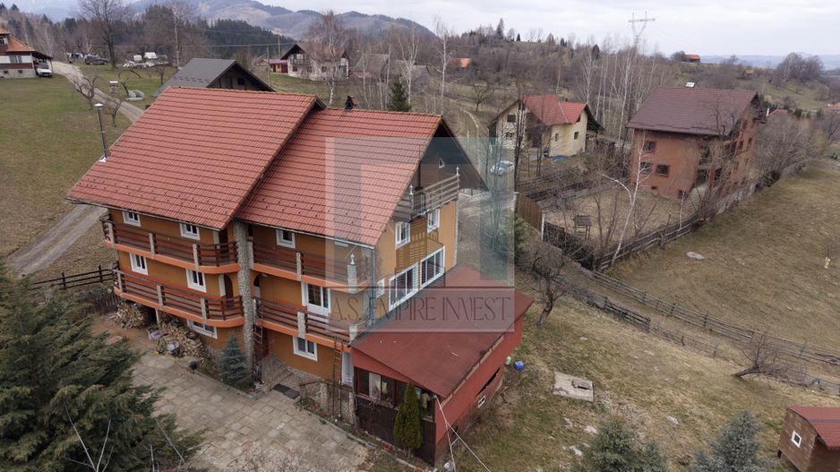 Pensiune 17 camere - zona Bran - Poză 3