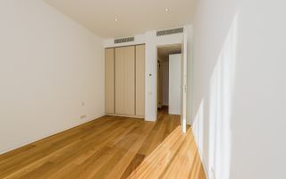 Apartamentul de la Malul Mării – Eleganță Contemporană în Inima Stațiunii - Poză 18