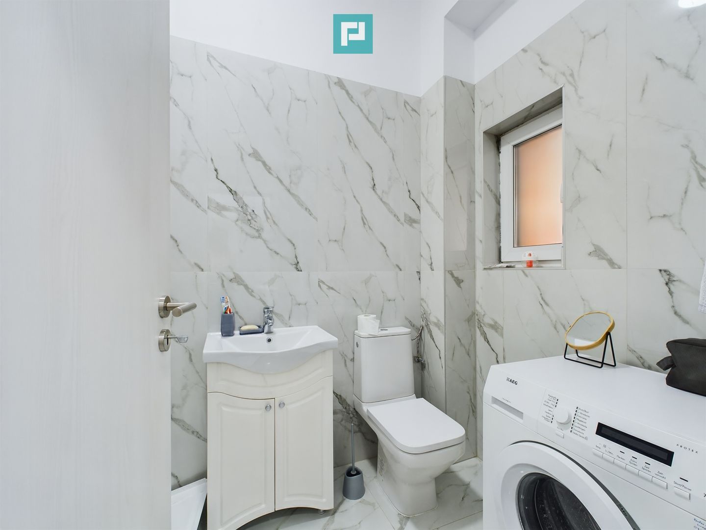 Apartament cu 8 locuri de parcare in Giroc - Poză 8