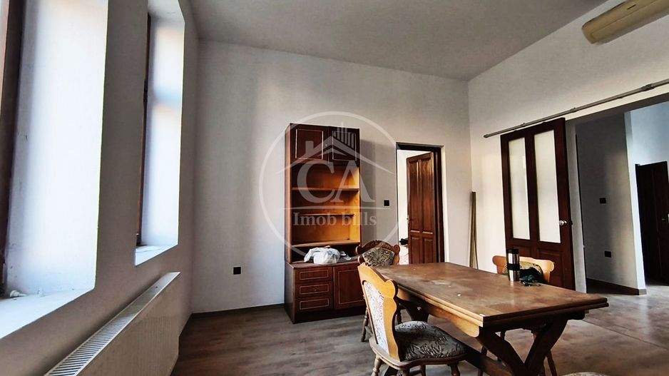 Casa de închiriat cu 6 camere în zona Centrala,  Oradea - Poză 12