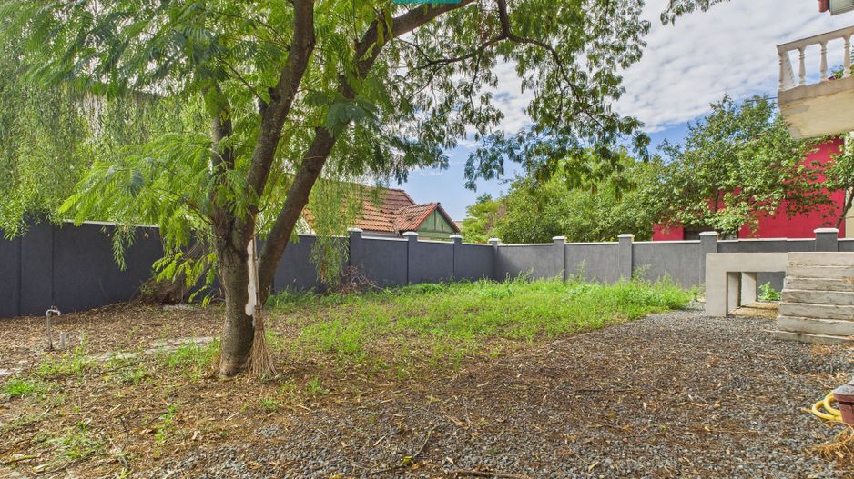 Vilă cu 5 camere pentru investiții în Dumbrăvița - Poză 21