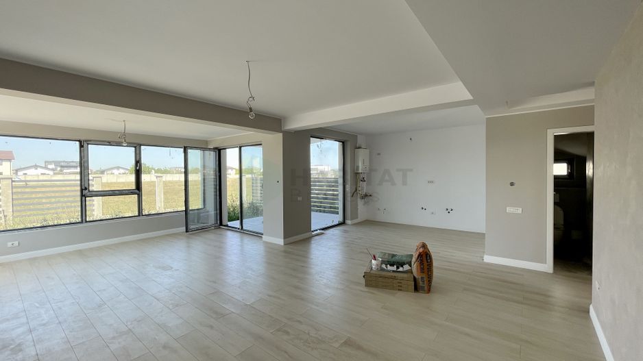 Vila individuala 5 camere Tunari - Poză 12