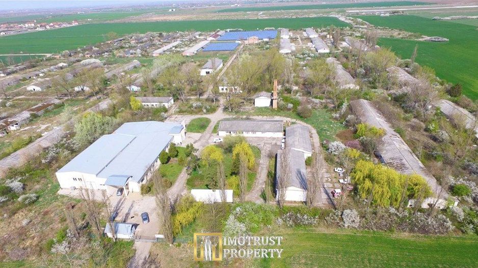 DE VANZARE –Teren Parc Industrial 18 ha cu Hale și Fotovoltaic – Arad - Poză 1