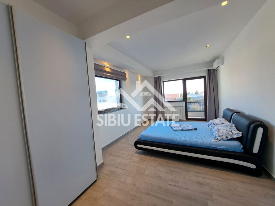 Casa Sibiu, terase panoramice, garaje, teren mare, Sura Mica - Poză 11