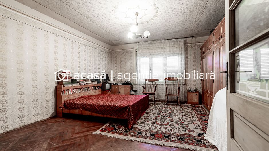 Casă de vanzare cu 3 camere in Chisineu Cris - Locuința ideală pentru - Poză 4