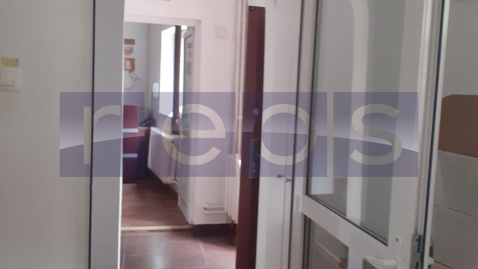 VÂNZARE CASA 8 CAMERE ZONA UIRII - Poză 7