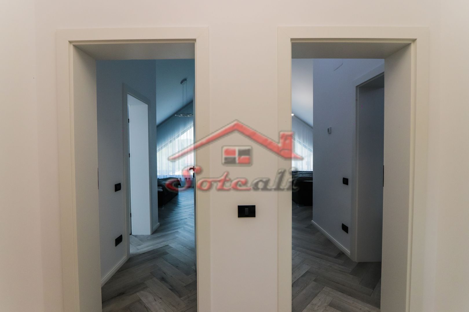 VILĂ MODERNĂ DE LUX CU PISCINĂ, FOTOVOLTAICE ȘI FOIȘOR – BREAZA - Poză 67