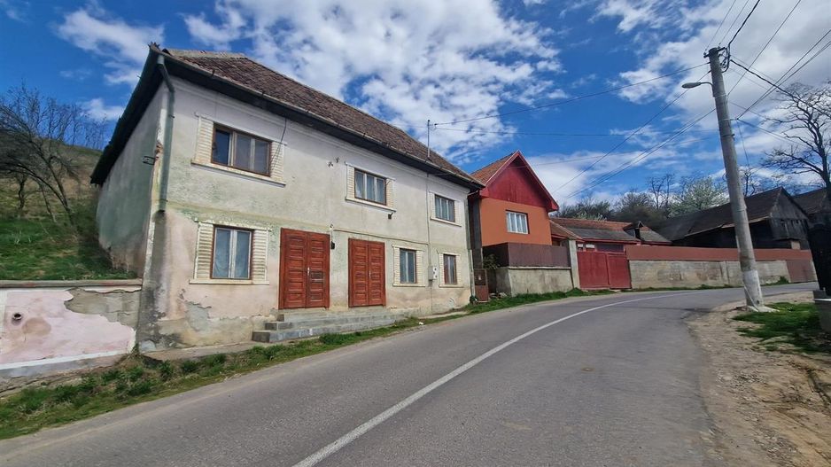 Casa traditional saseasca, in pitoareasca asezare Arini, Brasov - Poză 10