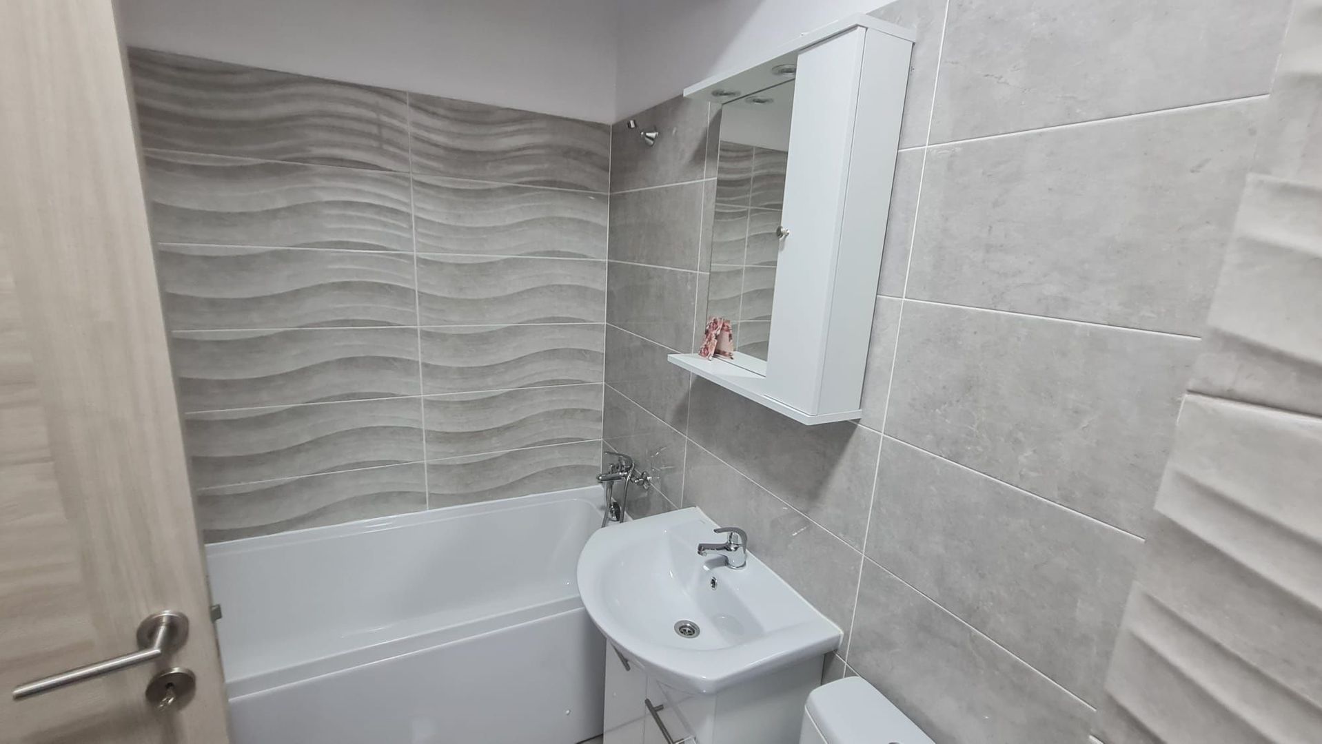 De închiriat apartament 2 camere Grand Arena - Poză 6