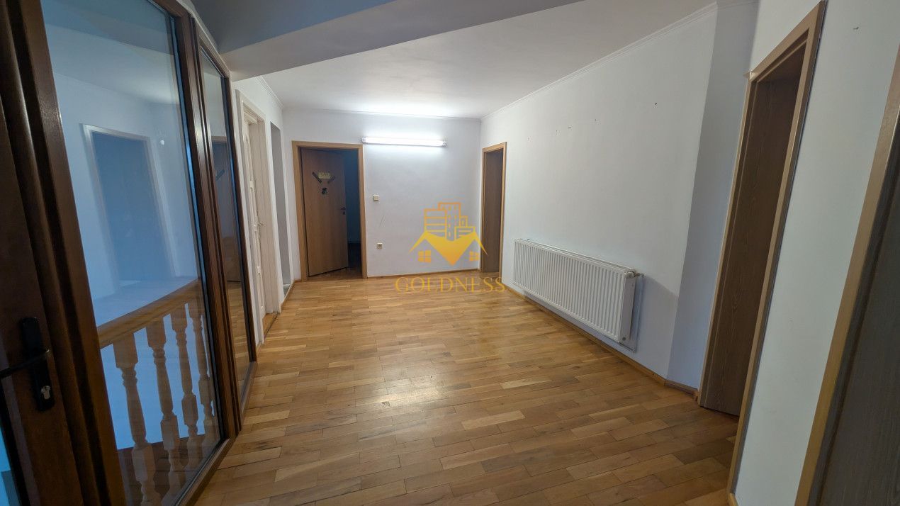 Casa/Spatiu de birou,Andrei Muresanu, 9 Camere,10 Parcari,Curte 2000mp - Poză 10