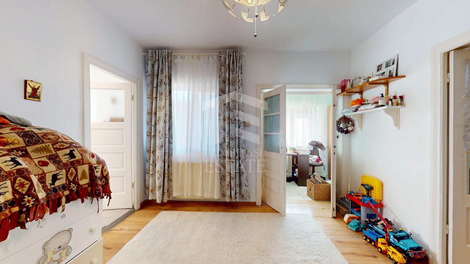ANDRONACHE - Escalei | Casa individuala 9 camere | an 2014 | teren 260 - Poză 17