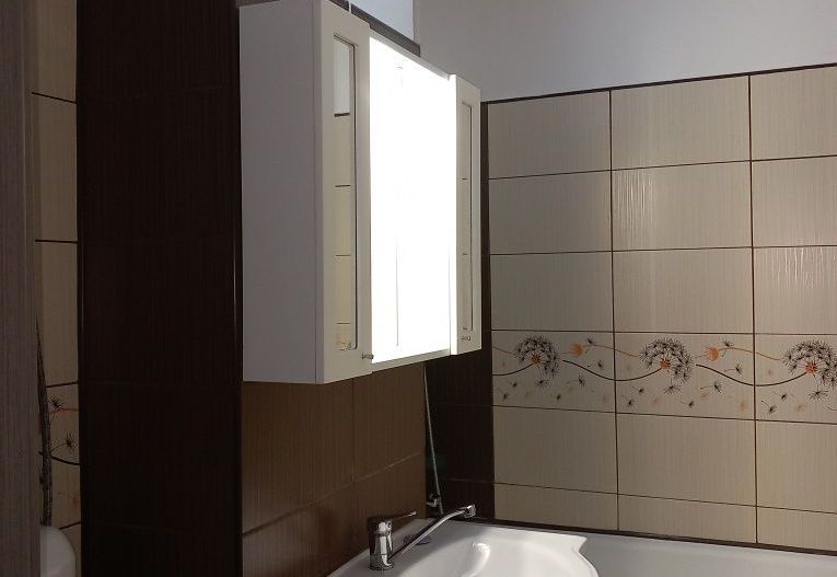 Apartament 3 camere de inchiriat, bloc reabilitat, Valea Ialomitei - Poză 7