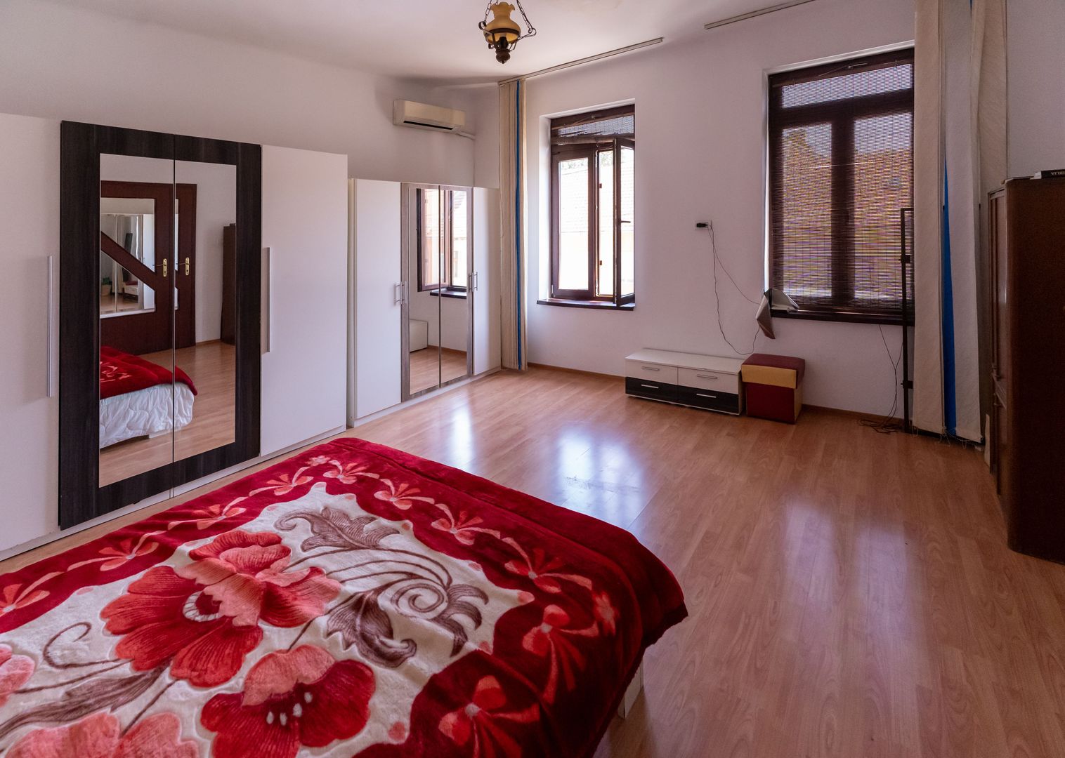 Clădire cu 11 apartamente situată ultracentral - Poză 10