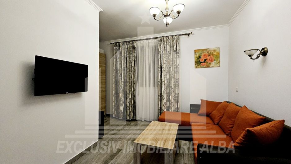 Apartamentcu 2 camere decomandate, Centru - Poză 1