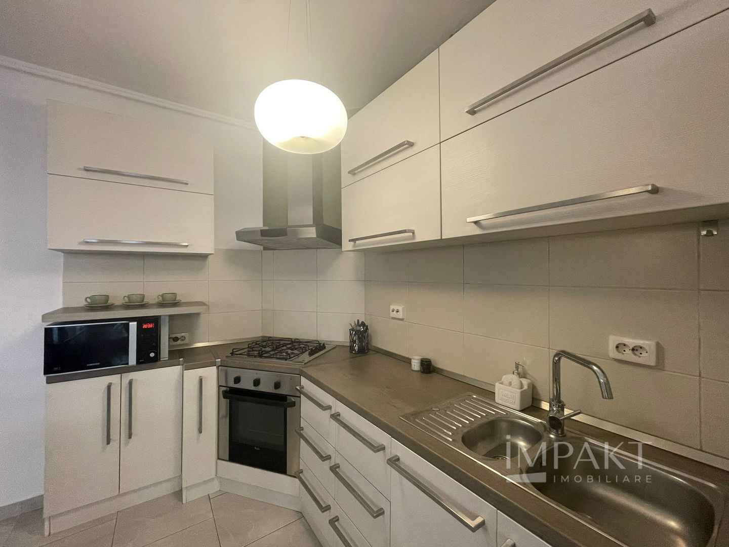 Apartament la casa cu 3 camere de inchiriat - Poză 6