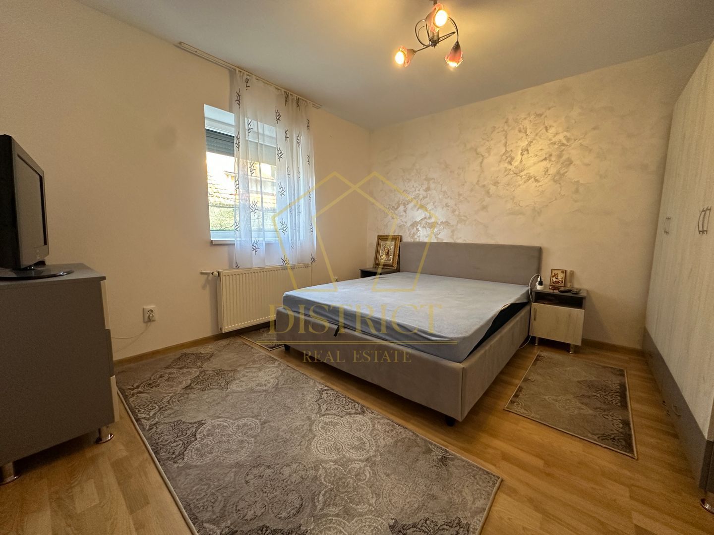 Casă Indiviudala cu 3 camere si 755 mp de teren in Giroc la asfalt. - Poză 1