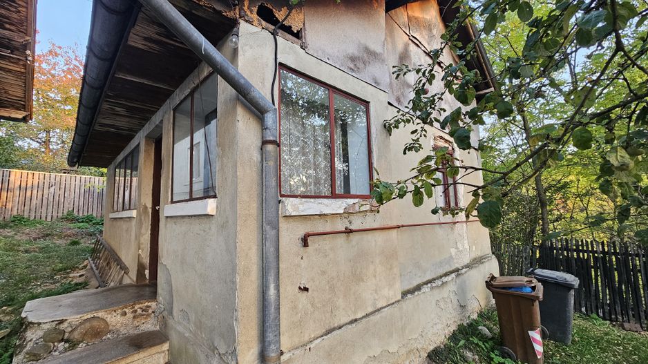 Casa 127mp mobilata/utilata+ anexa+garaj+beci+teren intravilan 1233 mp - Poză 31