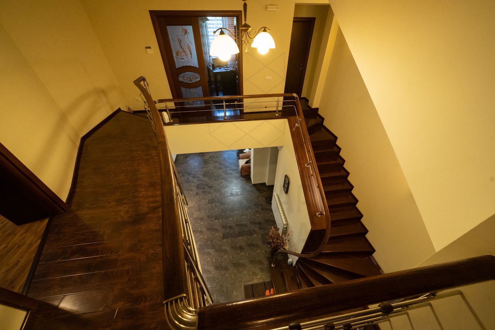 Casa spatioasa 515 mp langa metrou 1Mai - Poză 8