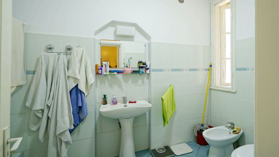 apartament 4 camere in spate la Cocor - Poză 10