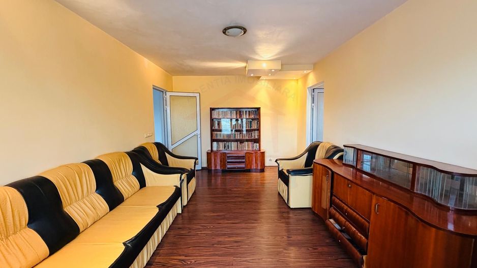 De vanzare Apartament 3 camere Tiglina 3, Galati, 75mp, et.4/4 - Poză 7