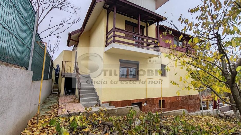 INTABULAT! Ap 3 camere  dec. etaj 1 cu intrare separata Zona Bucium - Poză 2