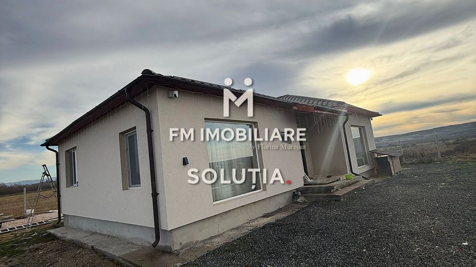 Casă modernă de vânzare în Coltău - Poză 11