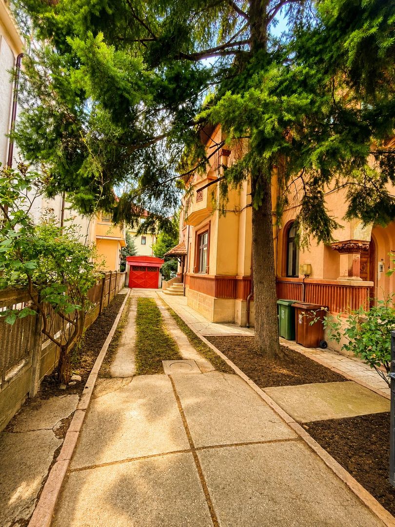 Apartament 3 cam in vila Domenii Casin | Curte proprie | Garaj 2 locuri - Poză 2