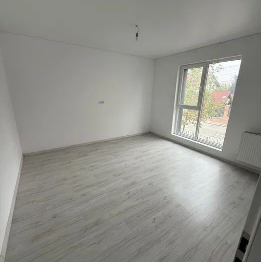Apartament 3 camere cu curte si 2 parcari subterane zona titan - Poză 4