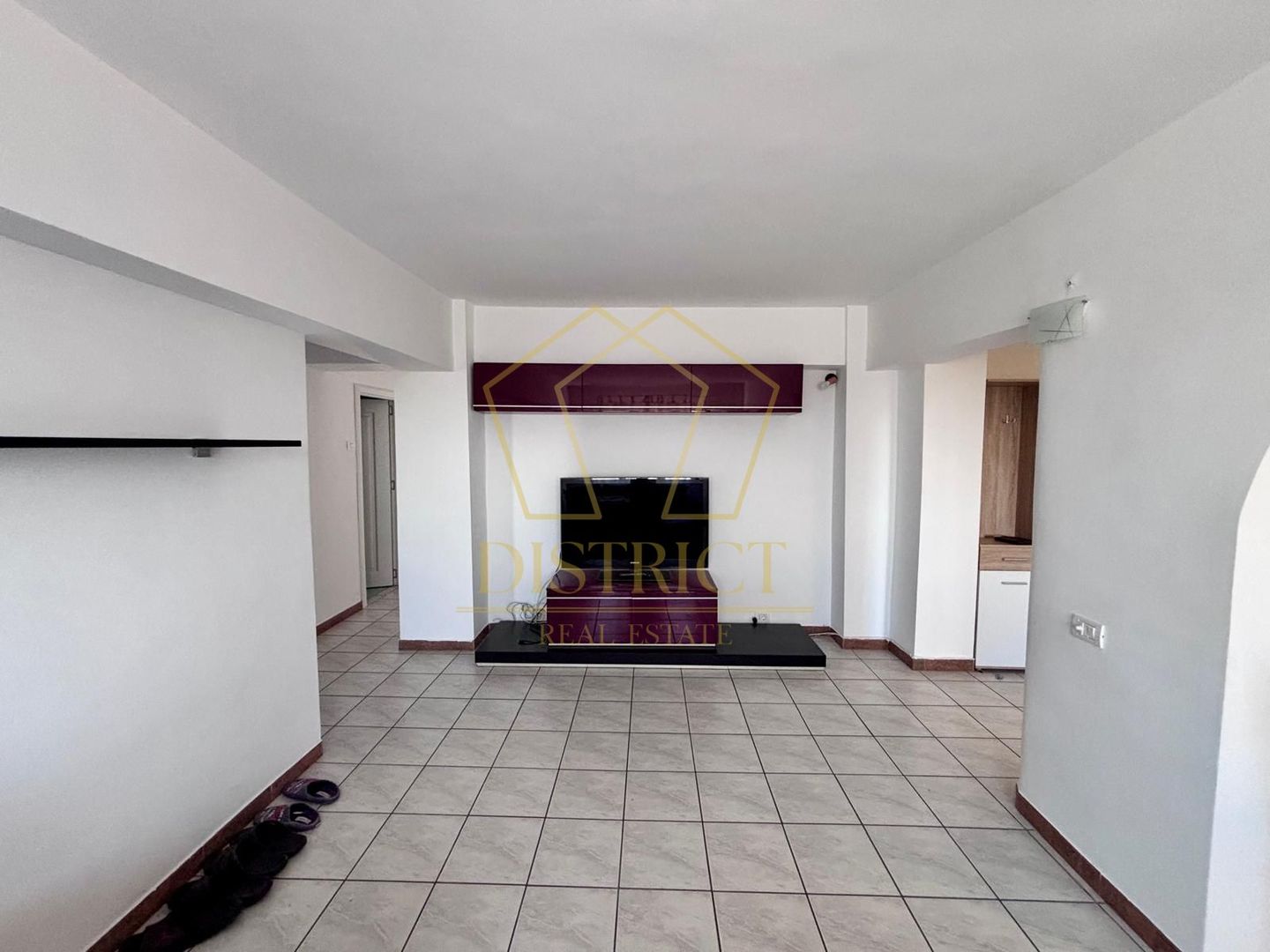 Apartament spatios cu 4 camere si terasa | Modern - Poză 3
