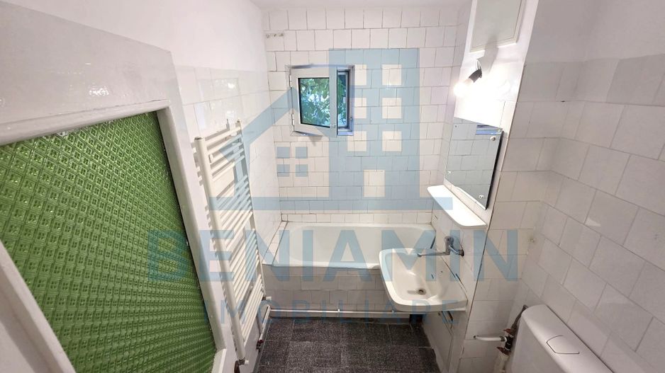 Apartament doua camere spatios Rovine etaj 1 cu centrala 54mp 1978 - Poză 4