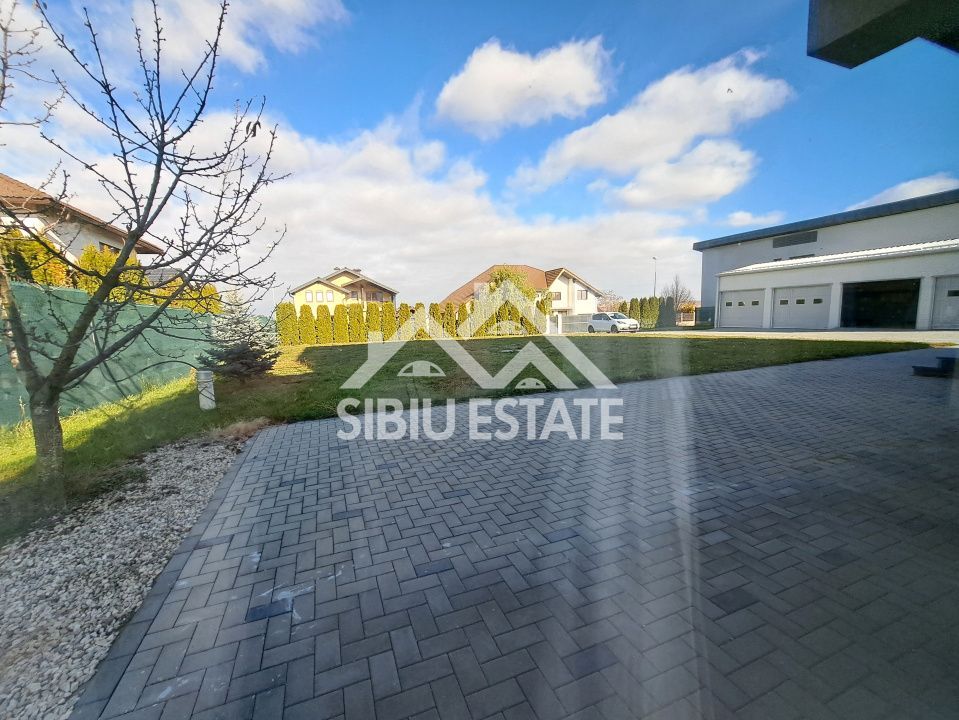 Casa Sibiu, terase panoramice, garaje, teren mare, Sura Mica - Poză 34