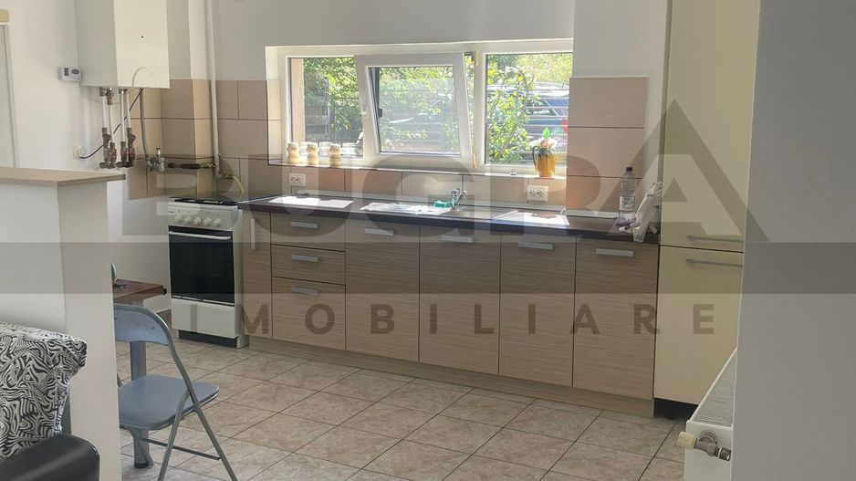 Apartament de 3 camere, 70mp, parcare, zona Negoiu - Poză 4